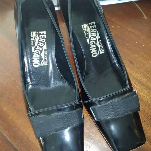 Ferragamo - Picture 1 of 8